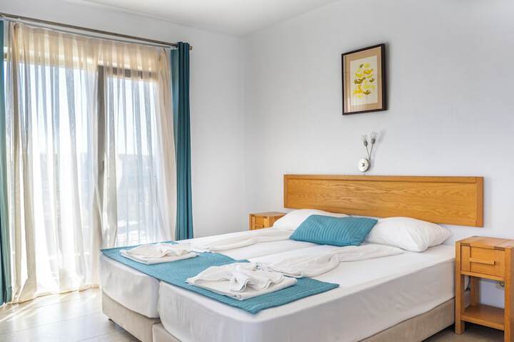Room 8 of 29