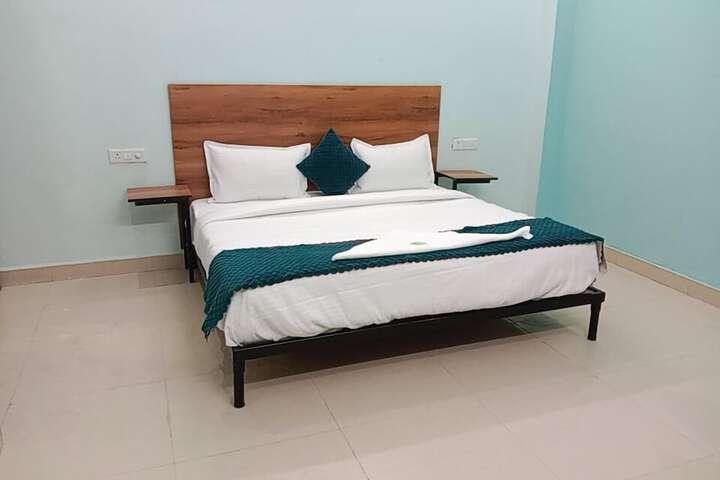 Room 8 of 25