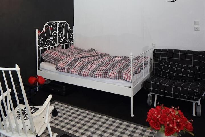 Room 12 of 36