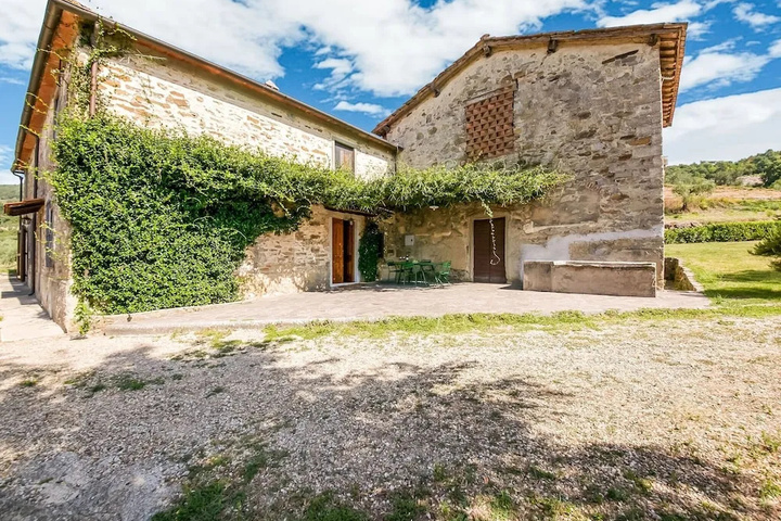 Charming Holiday Home in Pontassieve With Swimming Pool