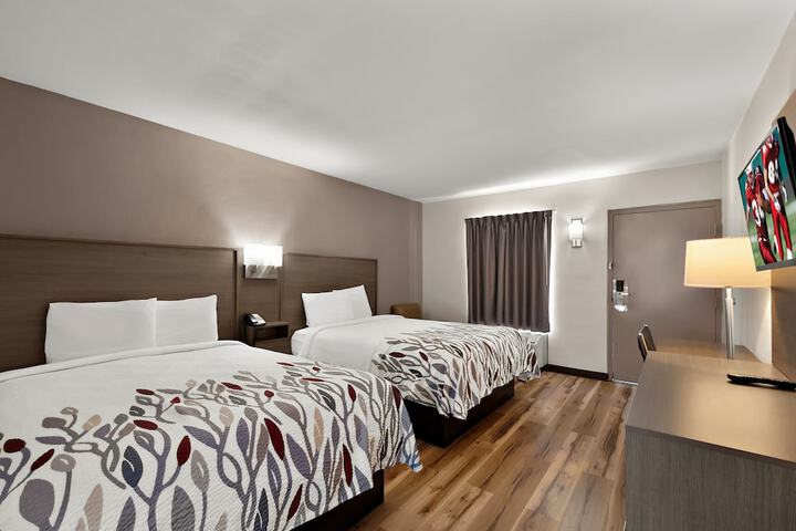 Deluxe 2 Queen Beds Second Floor (3 of 10)
