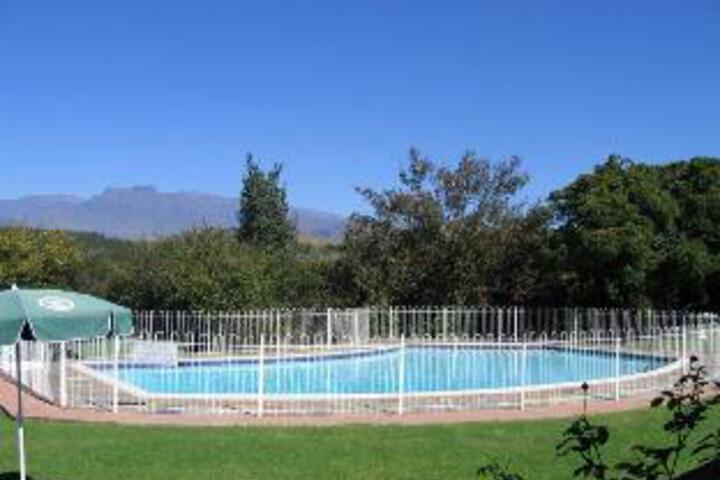 Pool 108 of 120