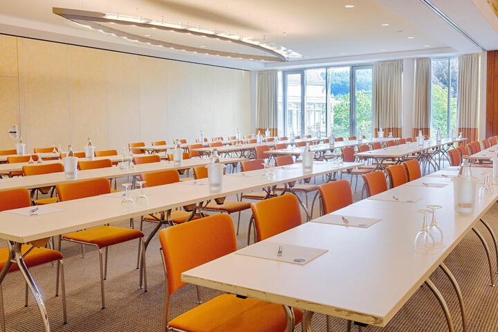 Business Center 127 of 153