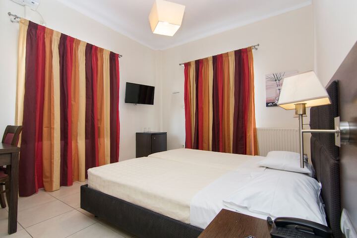Room 38 of 103