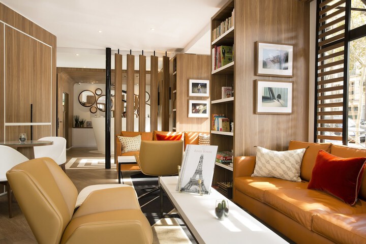 Guest Lobby