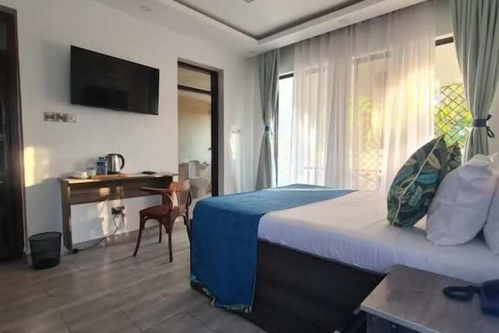 Room 2 of 11