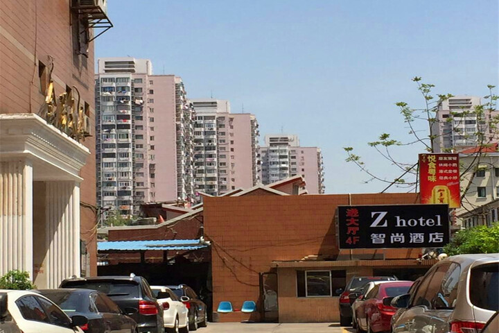 Sushi Select Hotel (Caoyang Road Subway Station)