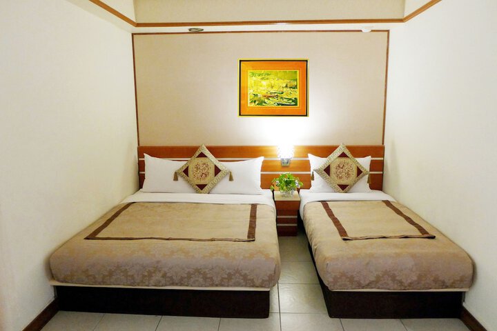 Room 10 of 53