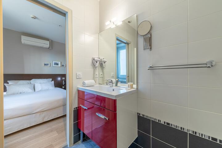 Room 38 of 53