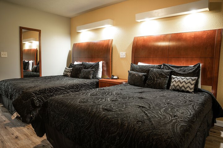 Single Room 1 King Bed (33 of 36)