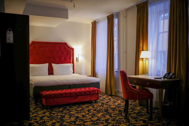 Room 43 of 88