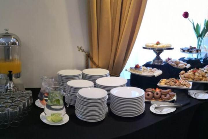 Breakfast area