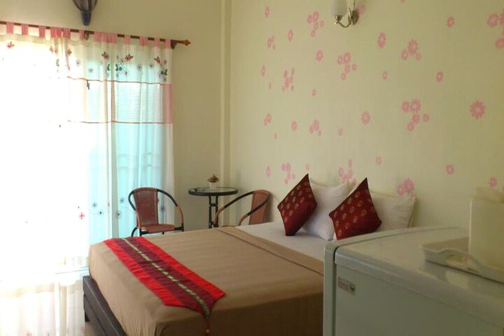 Room 4 of 50