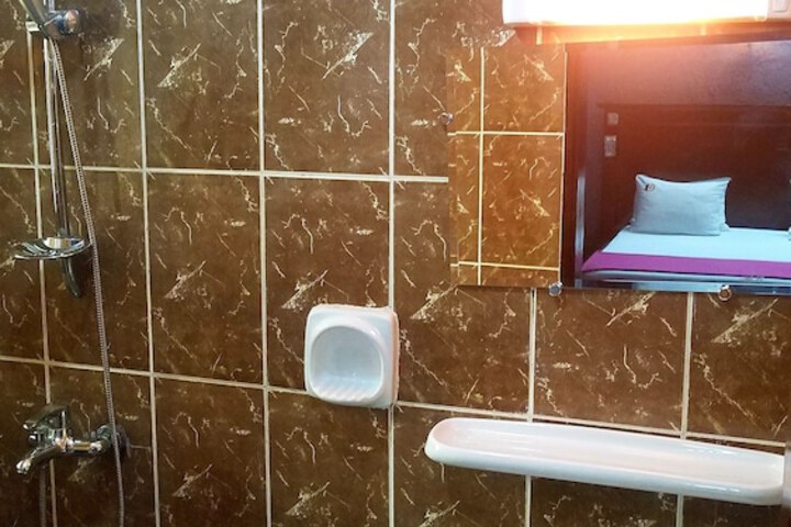 Room 46 of 85