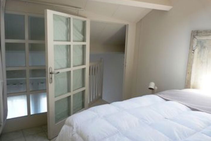 Room 10 of 30