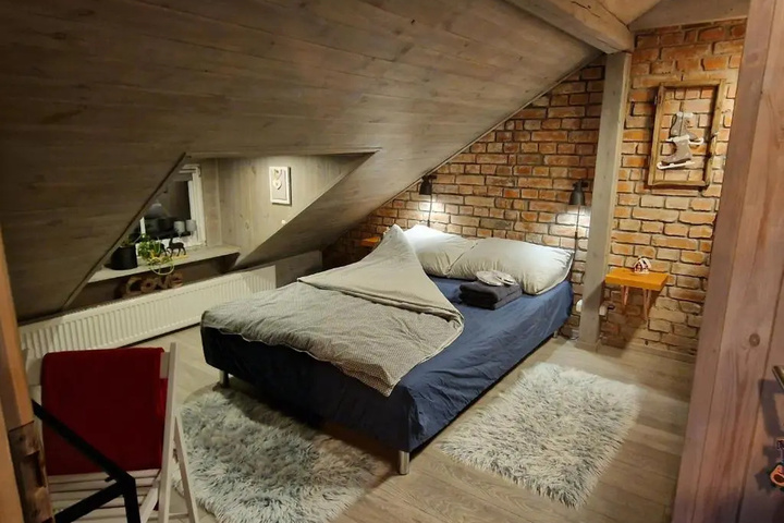 Room 4 of 14