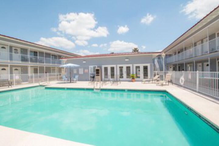 Pool 16 of 22