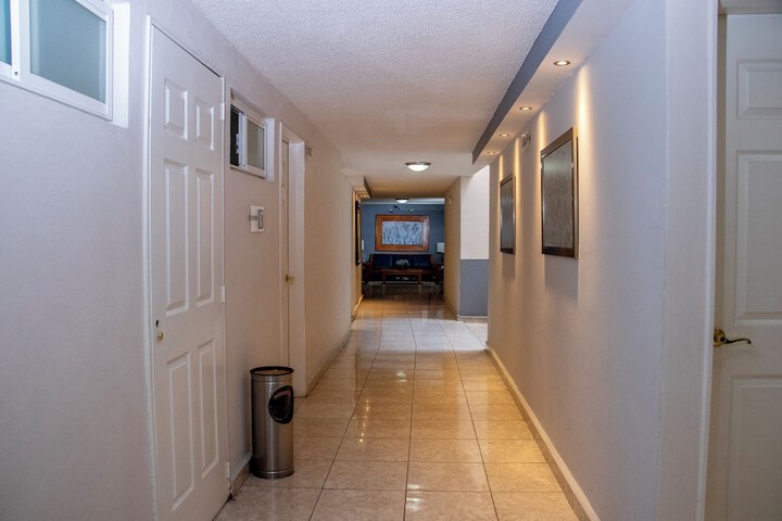 Ballroom/Hall 52 of 64