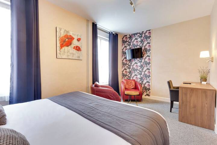 Room 15 of 33