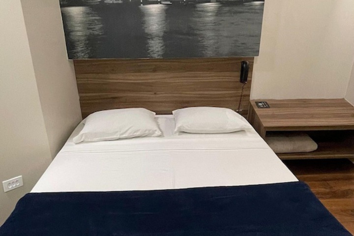 Room 5 of 31