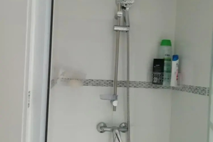Room 8 of 12