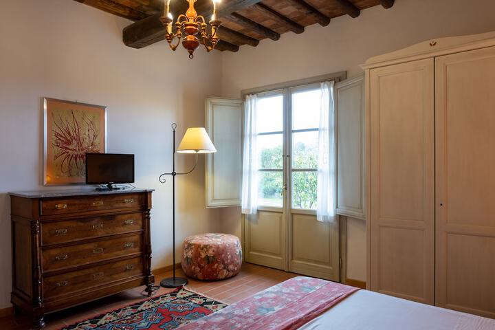 Room 33 of 47