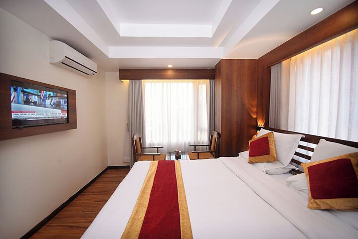 Room 4 of 32