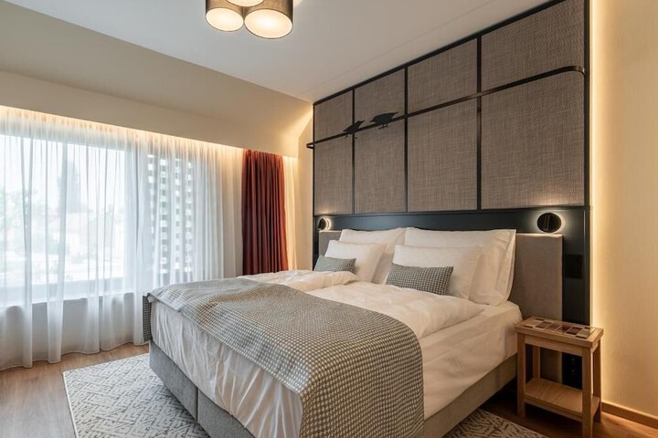 Room 3 of 53