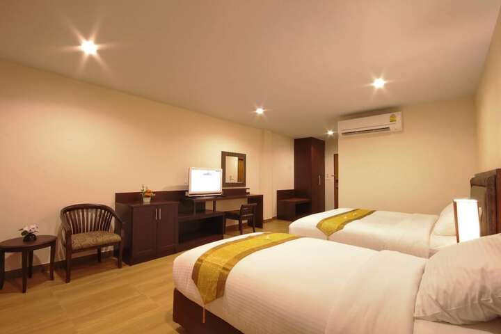 Room 13 of 31
