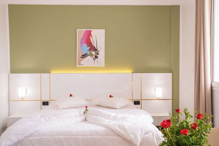 Room 14 of 48