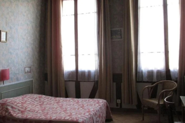 Room 3 of 15
