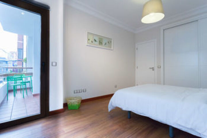 Room 9 of 21