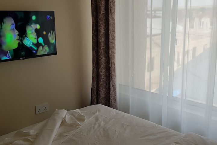Room 23 of 65