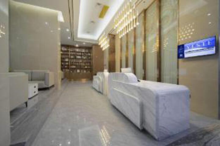 Ast International Hotel (Yulinbo Bainanzhou South Road Pedestrian Street)