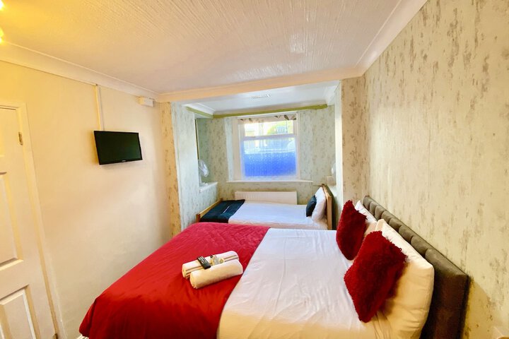 Room 5 of 40