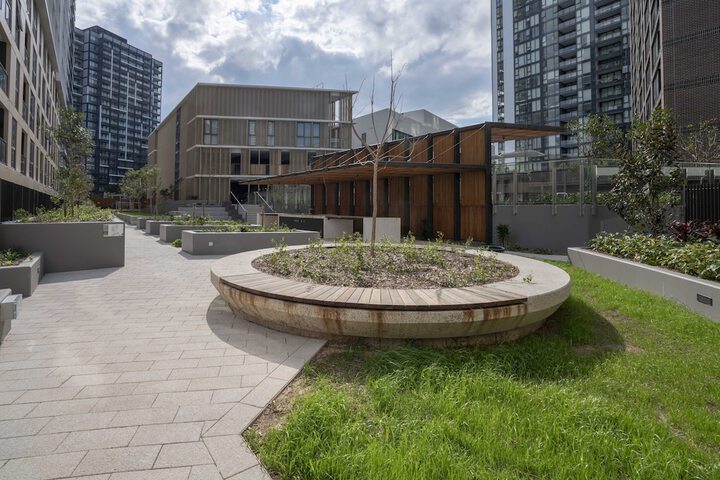 Hotel Exterior 8 of 17