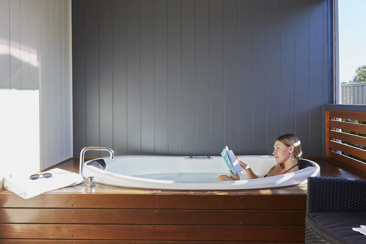 Hot Tub 64 of 96