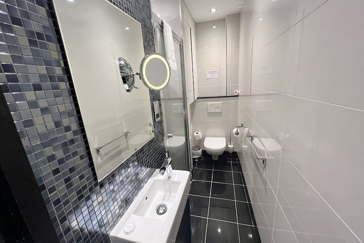 Room 20 of 27
