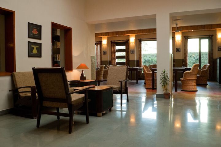 Entrance & Lobby