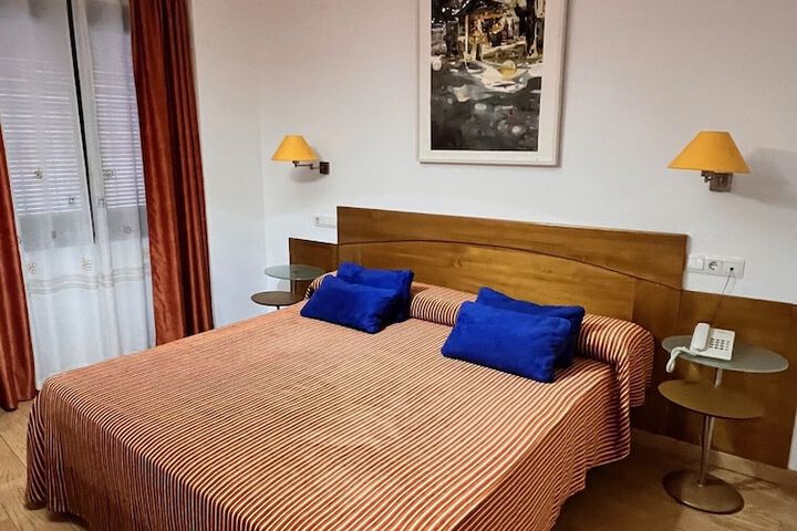 Room 15 of 28