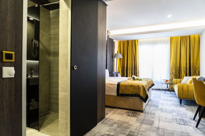 Room 18 of 70