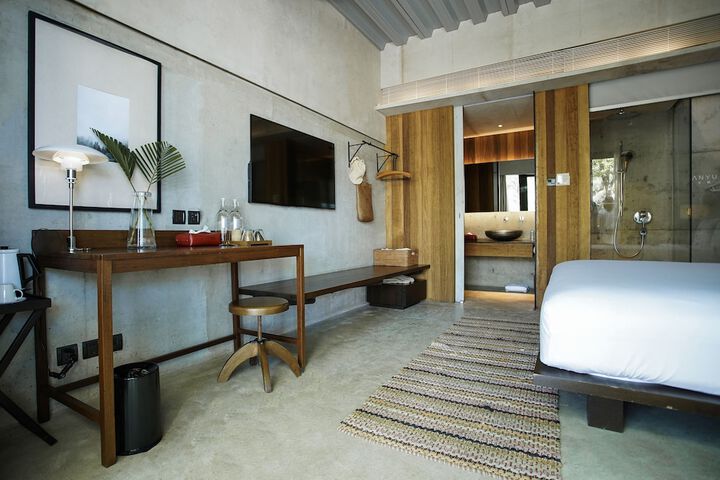 Room 8 of 35