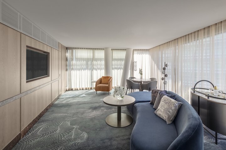 Room 17 of 34