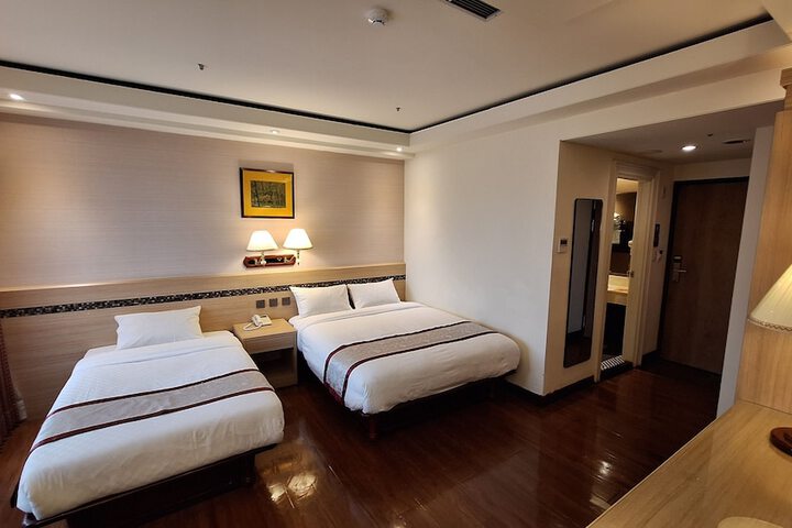 Room 16 of 60
