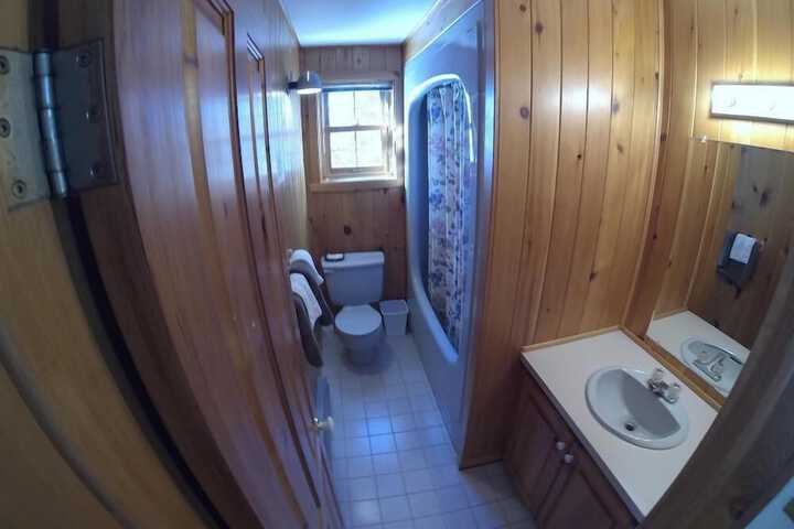 Room 13 of 32
