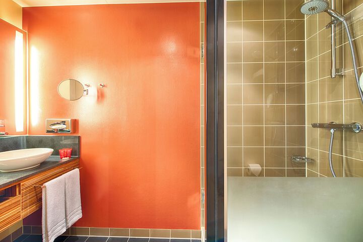 Room 30 of 49