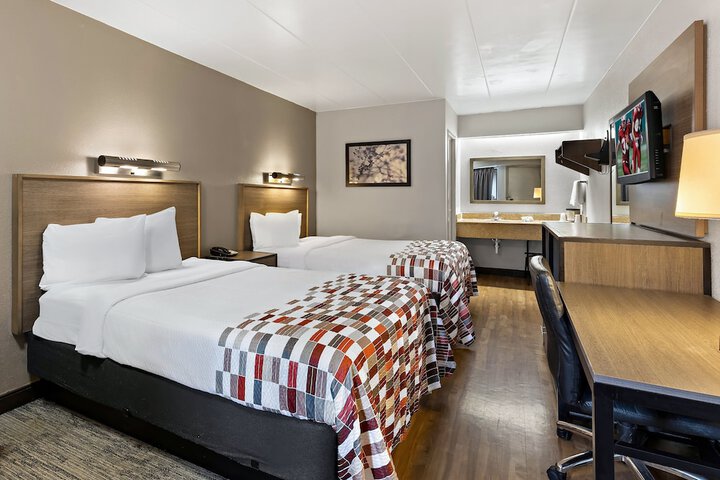 Deluxe 2 Double Beds (1 of 9)