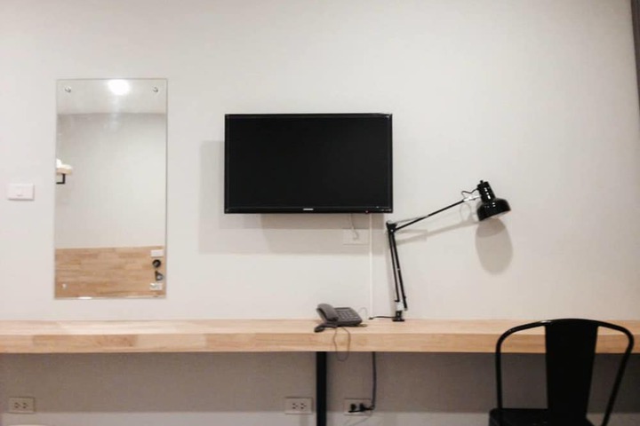 Room 18 of 28