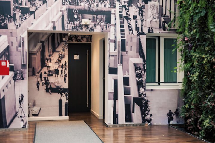 Guest Lobby