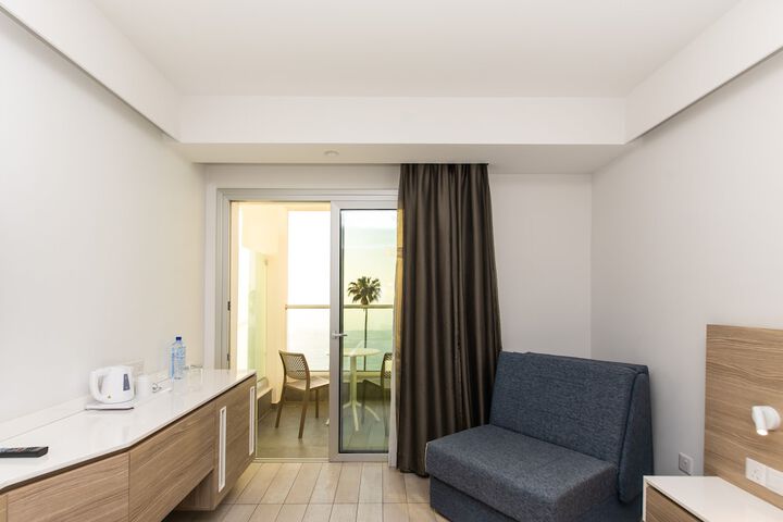 Room 10 of 35